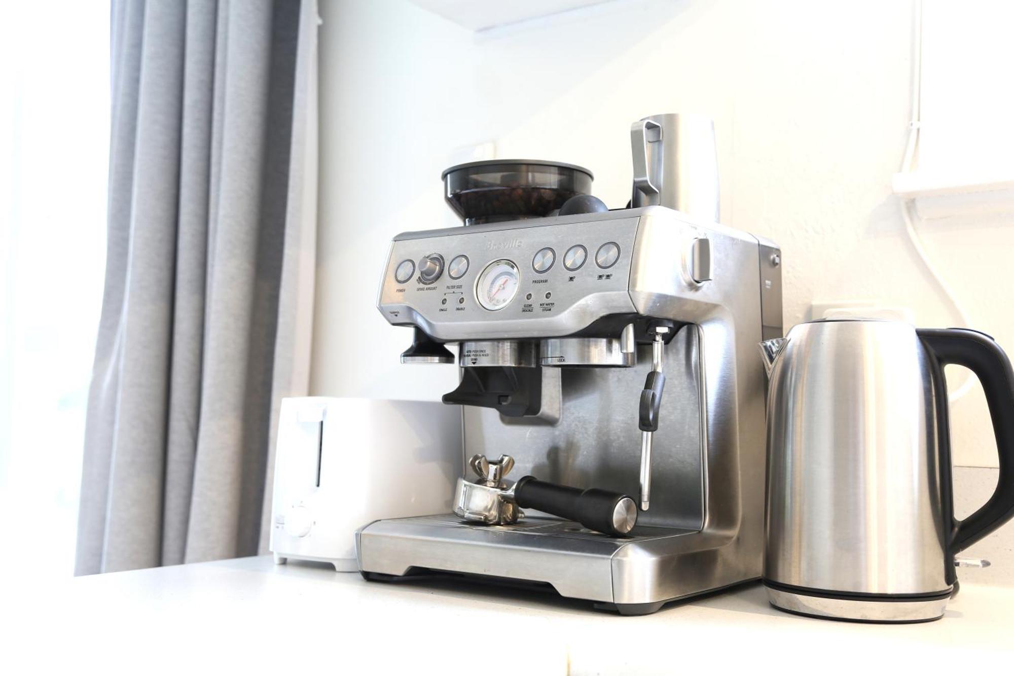 Skyline Haven - Entire Apartment - Free Parking, Espresso, Netflix - 15M To Cbd, Stadium, Ferry Wellington Exterior foto